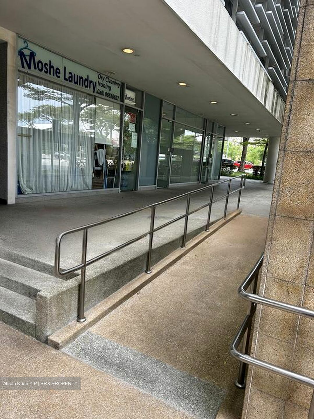 North Bridge Road (D7), Retail #454347061